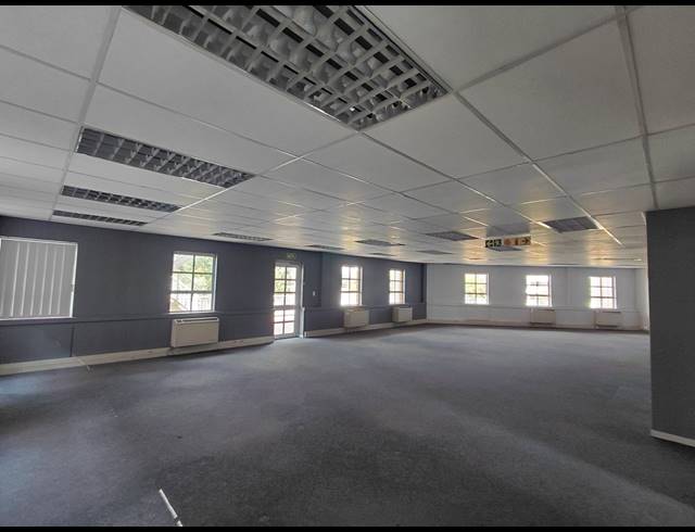 288M² OFFICE TO LET IN FOURWAYS